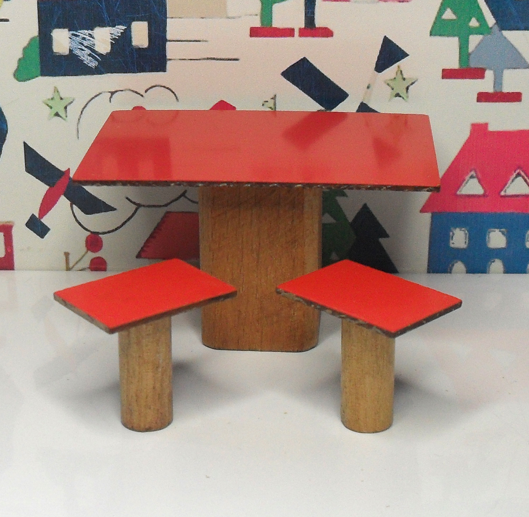 Dol Toi Table and Stools