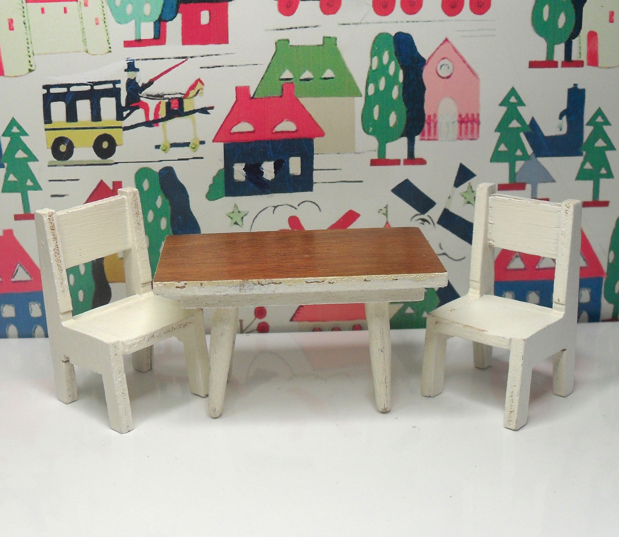 Dol Toi Table and Chairs